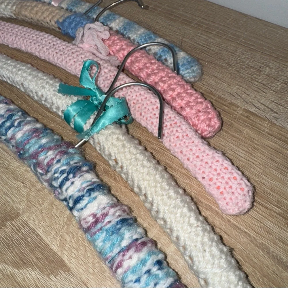 Vintage Padded crocheted children Clothes Hangers Pack of 5 Pastel 16x1‎